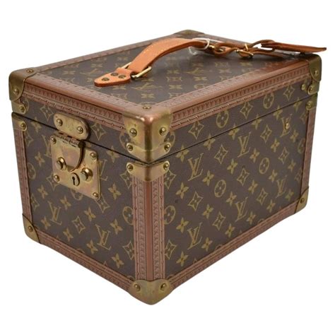 large louis vuitton wardrobe trunk|louis vuitton hard case.